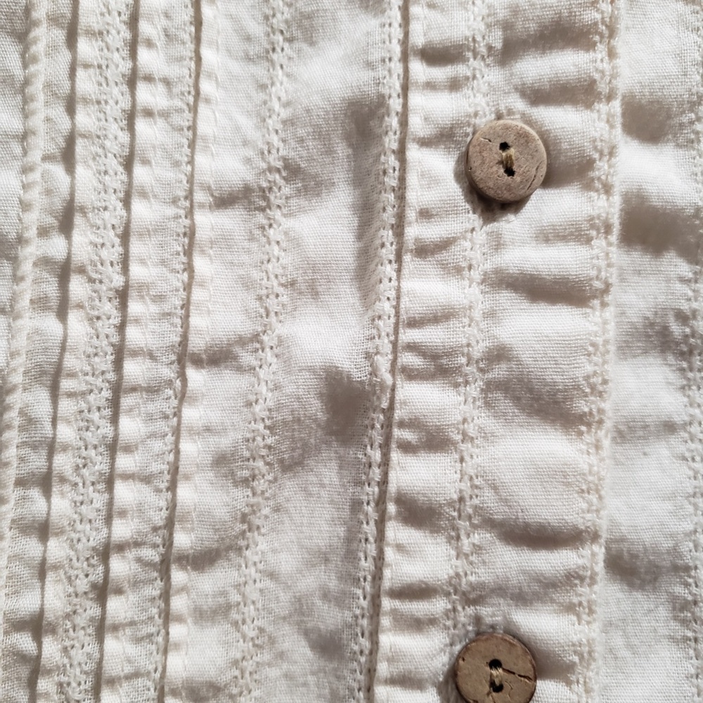 *Maurices* White cotton button up top, small - Picture 6 of 10